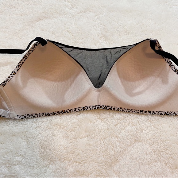Victoria's Secret No Wire Cheetah Print Bra 34B - Picture 8 of 8